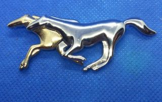 Vintage Signed Liz Claiborne Galloping Racing Horses Shiny Two - Toned Pin Brooch