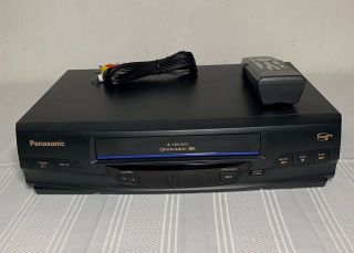 Panasonic Pv - V4020 Vcr Vhs Player/recorder With Remote & Cables