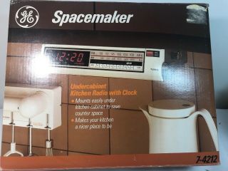 Ge Spacemaker 7 - 4212 Am Fm Radio With Clock Home Undercabinet Kitchen