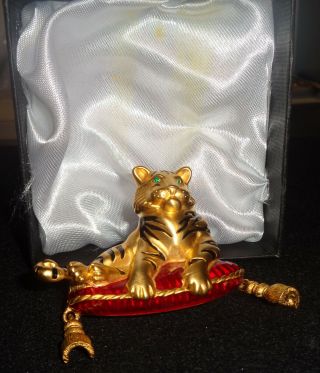 Vintage Bob Mackie Tiger On Pillow Brooch Pin Rhinestone Enamel Gold Tone