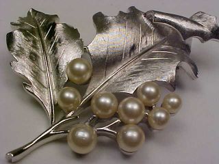Vintage Signed Crown Trifari Silvertone & Faux Pearl Leaf & Berries Brooch 2