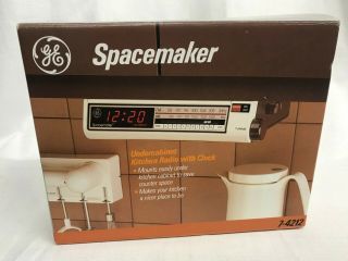 Ge Spacemaker 7 - 4212 Am Fm Radio W/ Clock Home Undercabinet Kitchen