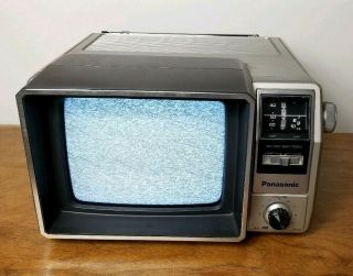 Vintage Panasonic 1981 Black And White Portable Tv Model Tr - 7000t -