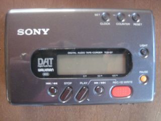 Sony Tcd - D7 Walkman Digital Audio Tape Recorder