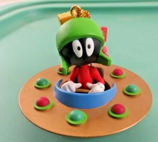 VINTAGE 1995 LOONEY TUNES MARVIN THE MARTIAN IN A SPACESHIP CHRISTMAS ORNAMENT 2