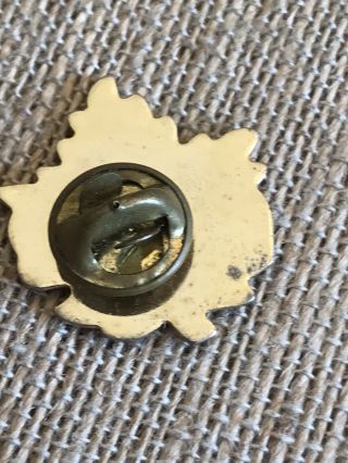 Vintage Niagara Falls Maple Leaf Enamel & Brass Lapel Pin 2
