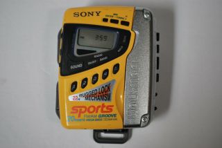 Sony Walkman Sports Groove Cassette Player W/am - Fm Radio W/mega Bass And Dolby