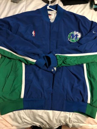 Vintage Nike Dallas Mavericks Warmup Jacket