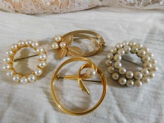 Vintage Set 4 Faux Pearl,  Gold Brooch Pins All Different And So Pretty