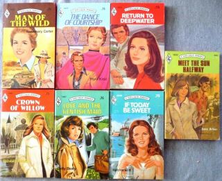 Vintage Harlequin Romance 1970 ' s (2 ' 60 ' s) Red Edge,  Seale,  Gray,  Arbor,  13 Books 2