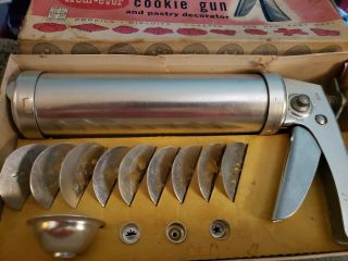 WEAR EVER metal cookie gun press disk pastry decorator set orig box VINTAGE 2