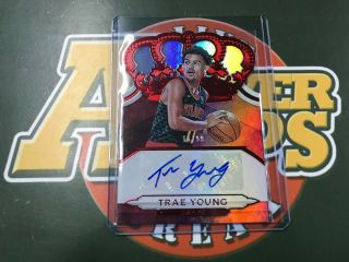 2018 - 19 Panini Crown Royale Trae Young Rookie Rc Auto Red 15/99