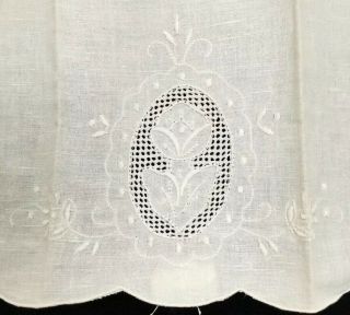 Set Of 2 Vintage Linen Blend Ivory Embroidered Fingertip Towels 14”x 20”