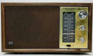 Vintage Realistic Mta - 8 Am/fm Table Radio Model 12 - 689 Woodgrain