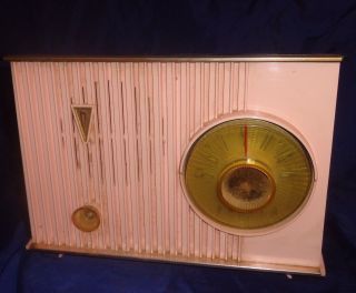 Bg684 Vtg Philco Am Tabletop Tube Radio Pink & Black Plastic 1950 