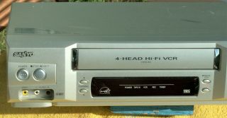 Sanyo Vwm - 800 4 - Head Hi - Fi Vhs Vcr Player/recorder With Remote And Guide