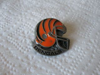 Vintage Cincinnati Bengals Team Nfl Enamel Pewter Helmet Lapel Hat Pin