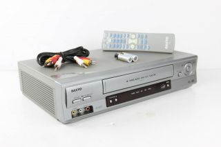 Sanyo Vwm - 900 Vcr Hi - Fi Stereo Line In Recording Bundle Remote Batteries Rcas