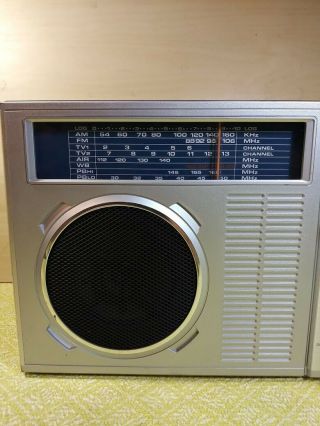Vintage Sears SR 2400 Series Multiband Radio,  Model 472.  24110 250 2