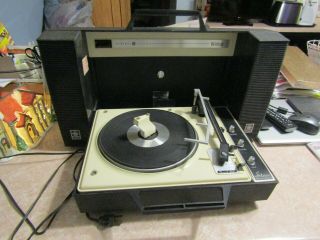 Vintage Ge Wildcat Model 936e Portable Record Player W/built In Speakers
