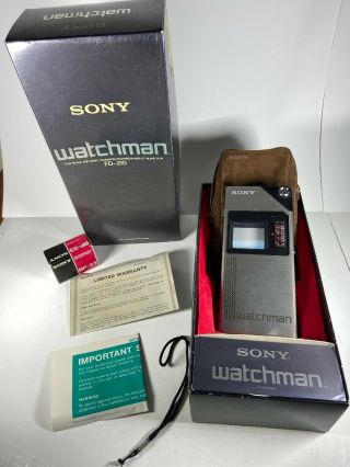Sony Fd - 210 Watchman Portable Analog Black & White Tv W/ Accessories