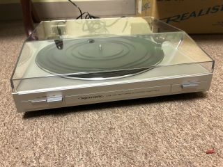 Still Realistic Lab 310 Belt - Drive Turntable With Automatic Return