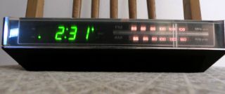 General Electric Faux Woodgrain Am Fm Alarm Clock Model 7 - 4800a