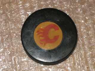 Calgary Flames Puck Nhl Viceroy Rubber Crested 1980 - 1983