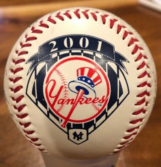 2001 N.  Y.  Yankees Facsimile Team Signed Baseball Derek Jeter Bernie Williams