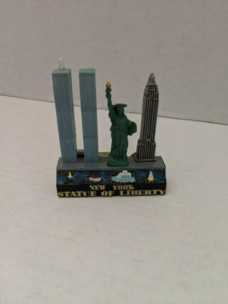 York/statue Of Liberty/ Twin Towers Magnet