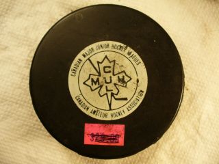 OHL Ottawa 67 ' s OHA CMJHL League Vintage Official Game Hockey Puck Collect Pucks 2