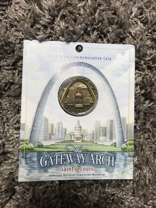 St Louis The Gateway Arch Solid Brass Jefferson Memorial Commemorative Coin