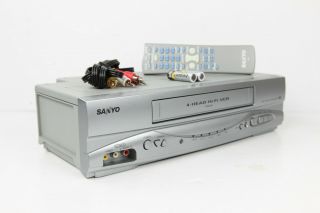 Sanyo Vwm - 950 Vcr Stereo Hi Fi Bundle With Remote Batteries And Rca Cables