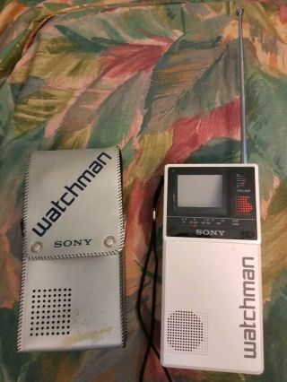 Cream Color Sony Watchman Fd - 20a Portable Pocket Crt Tv Analog Television
