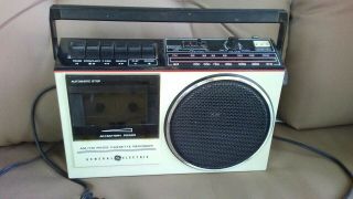 Vintage General Electric Radio Am/fm Cassette Player Recorder Model 3 - 5244b