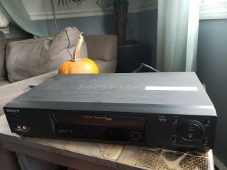 Sony Slv - N55 Vhs Vcr Video Cassette Player With Remote Great