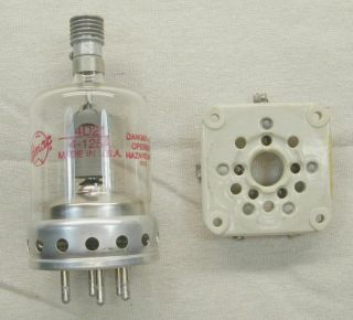 Eimac 4 - 125a / 4d21 Radial Beam Tetrode Electron Tube With Socket
