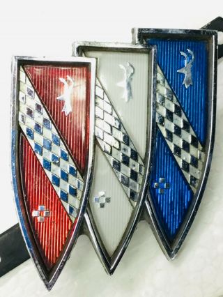 Vintage Buick Trishield Grill Emblem Metal 1964 1364574 Wildcat Electra Riviera