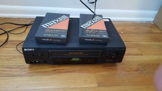 Sony Slv - N51 Vcr Player Vhs Video Recorder Hifi Stereo And 2 Maxell Tapes