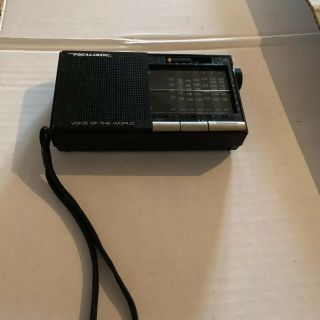 Vintage Realistic Dx - 342 Fm/fm Stereo Am/sw 9 Band Portable Radio