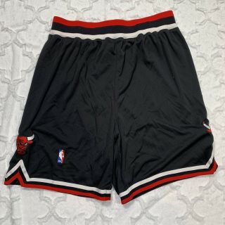 Nike Authentic Chicago Bulls Team Basketball Shorts Size 44 Black/red 2003 - 2004