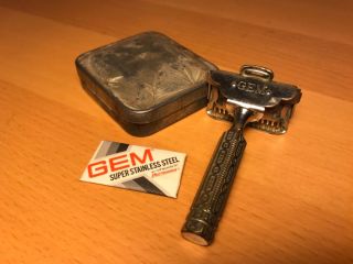 Vintage GEM Micromatic Single Edge Safety Razor w/ Tin Travel Case 2