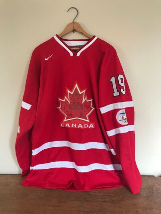 Team Canada 2010 Olympic Hockey Mens Large Jersey Red Vancouver Toews 16 Nike