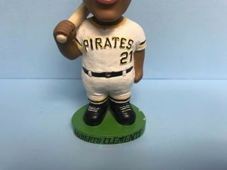 Previously Displayed Roberto Clemente 2001 Pittsburgh Pirates Bobblehead 3