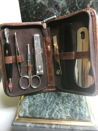Vintage Zippered Case Mens Complete Grooming Kit,  Exc (ff)