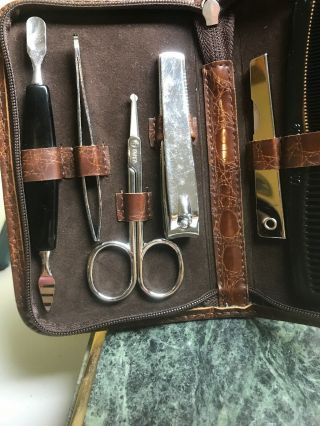 VINTAGE ZIPPERED CASE MENS COMPLETE GROOMING KIT,  EXC (ff) 2