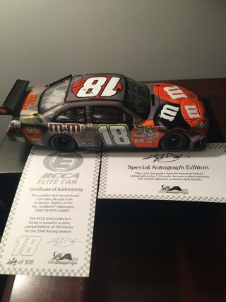Kyle Busch Autographed 2008 18 M&m Halloween Camry 1:24 Camry (minor Damage