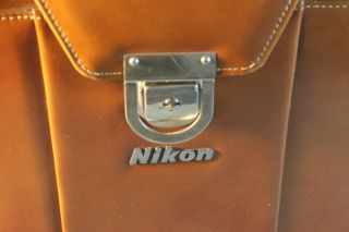 RARE VINTAGE NIKON BROWN LEATHER CAMERA SYSTEM CASE FB - 11 WITH KEY 2