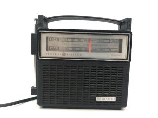 Vintage General Electric 2 - Way Solid State Am/fm Portable Radio Ge 7–2810f