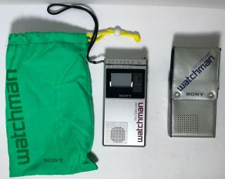 Sony Watchman Mini Flat Black/white Tv Fd - 20a W/case & Portable Carry Bag